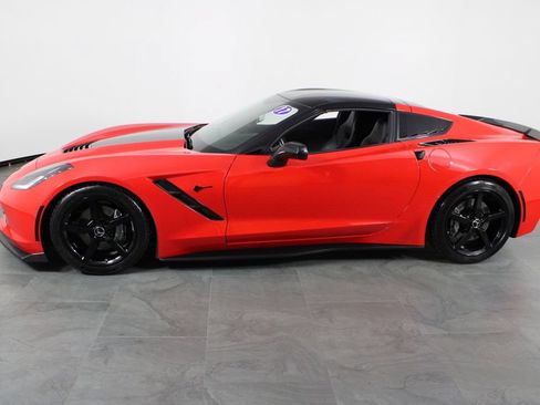 Used 2017 Chevrolet Corvette Stingray Coupe w/ 1LT RWD image 13