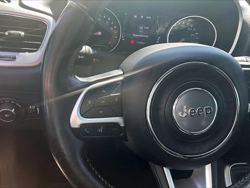 Used 2017 Jeep Compass Latitude w/ Cold Weather Group AWD/4WD image 18