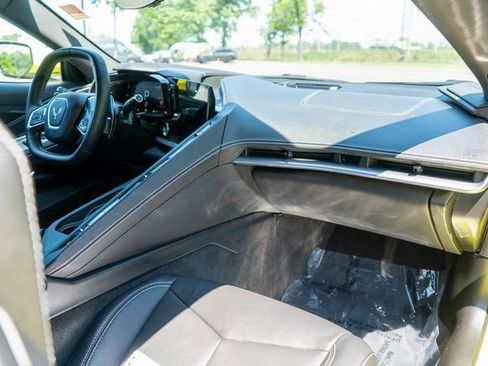Used 2024 Chevrolet Corvette Stingray Coupe w/ Z51 Performance Package RWD image 28