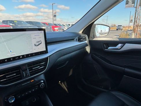 Used 2023 Ford Escape Platinum image 18
