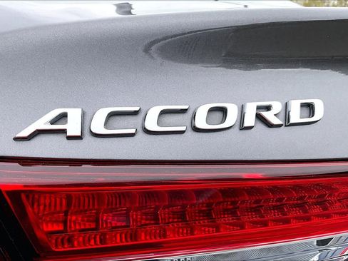 Used 2019 Honda Accord Touring image 32