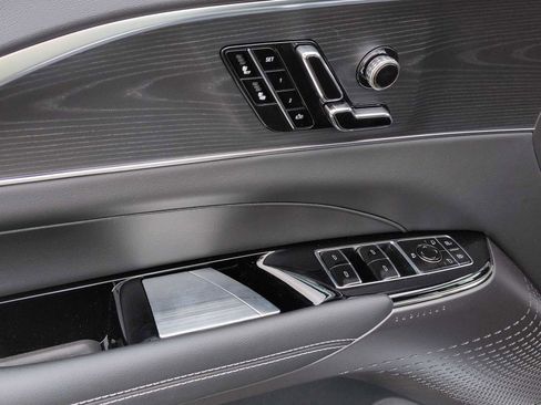 New 2025 Cadillac Lyriq Sport image 11