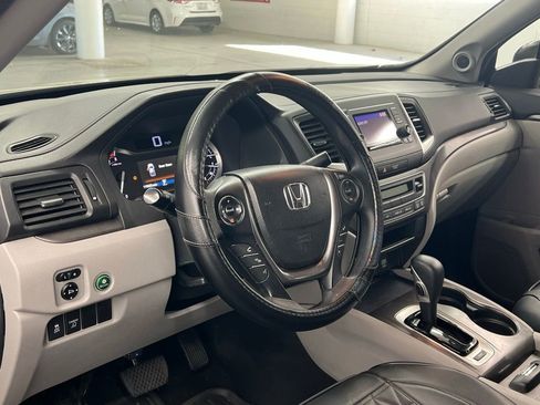Used 2017 Honda Ridgeline RT image 7