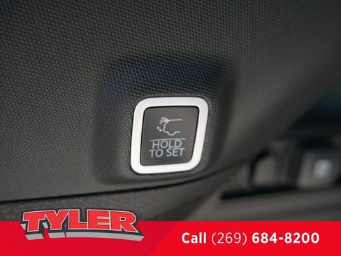 New 2025 Jeep Grand Cherokee Limited w/ Luxury Tech Group II AWD/4WD image 18