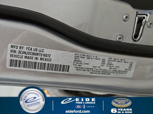 Used 2021 Jeep Compass Limited image 32