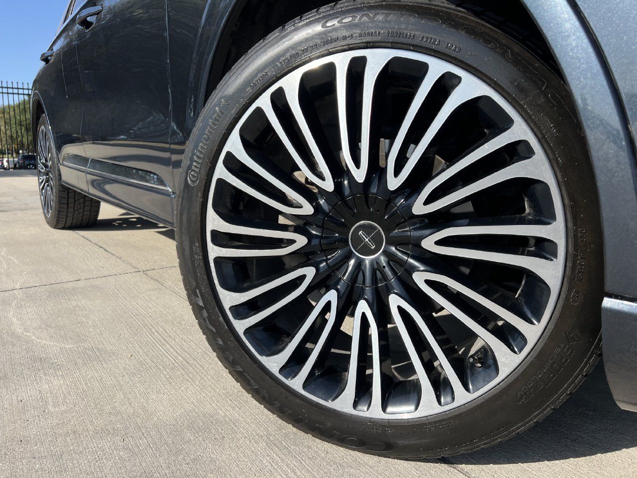 Used 2021 Lincoln Aviator Black Label w/ Dynamic Handling Package AWD/4WD image 6