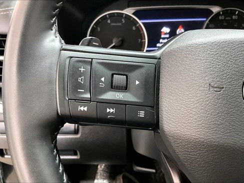 Used 2025 Nissan Rogue SV image 17