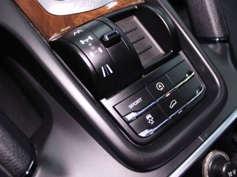 Used 2012 Porsche Cayenne image 11