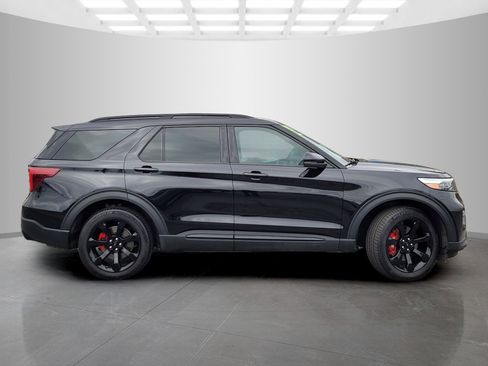 Used 2022 Ford Explorer ST w/ Equipment Group 401A image 3