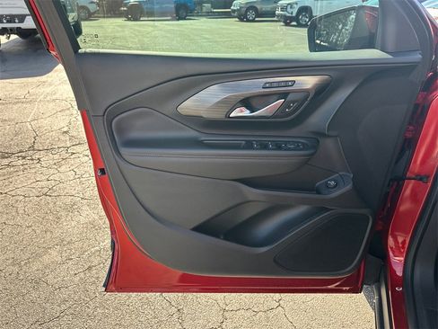 Used 2023 GMC Terrain SLT image 11