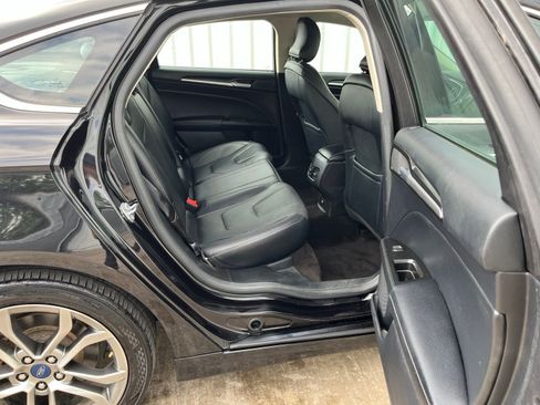 Used 2019 Ford Fusion Titanium FWD image 13