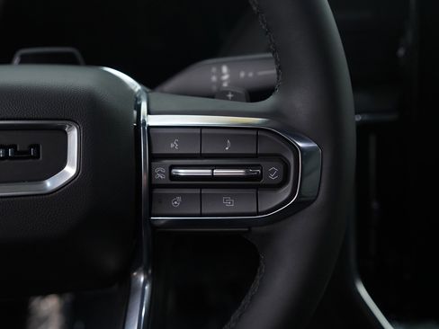 Used 2025 GMC Yukon Denali w/ Denali Reserve Package image 20