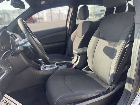 Used 2012 Dodge Avenger SXT image 10