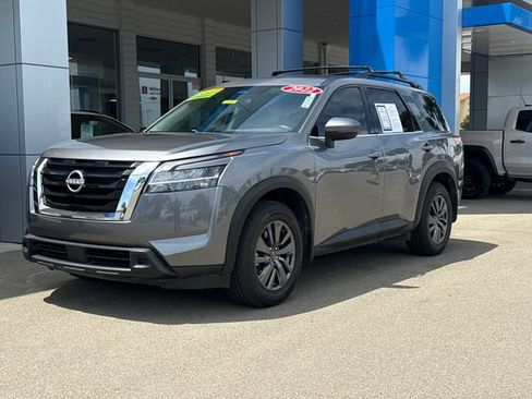 Used 2022 Nissan Pathfinder SV w/ Cargo Package FWD image 7
