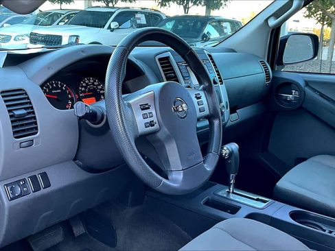 Used 2015 Nissan Xterra S image 16