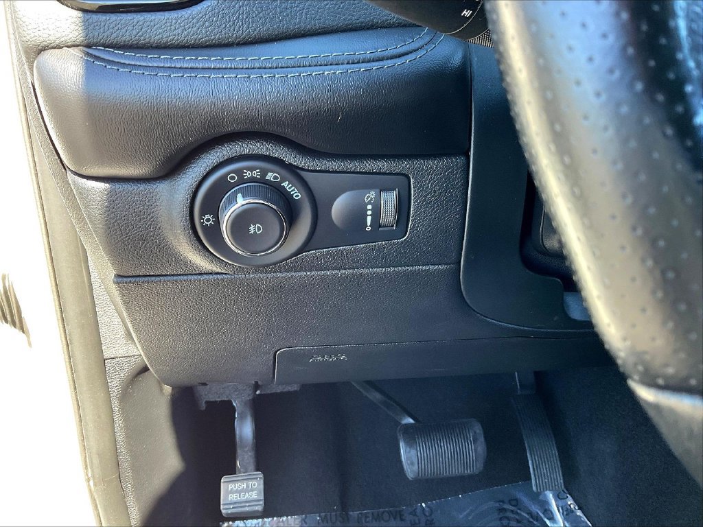 Used 2019 Toyota 4Runner SR5 AWD/4WD image 22