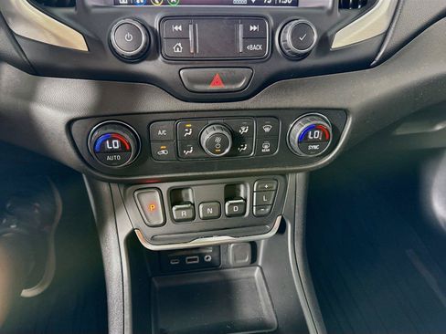 Used 2020 GMC Terrain SLT w/ Preferred Package AWD/4WD image 20