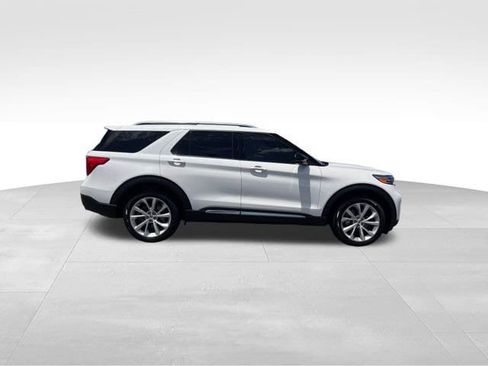 Used 2022 Ford Explorer Platinum w/ Technology Package AWD/4WD image 6