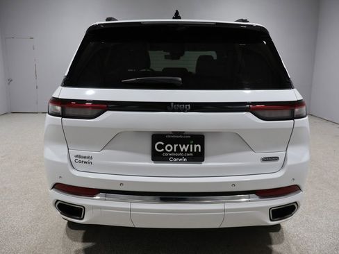 Used 2023 Jeep Grand Cherokee Overland w/ Luxury Tech Group IV image 3