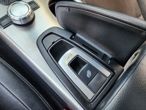 Used 2012 Mercedes-Benz SLK 350 image 17