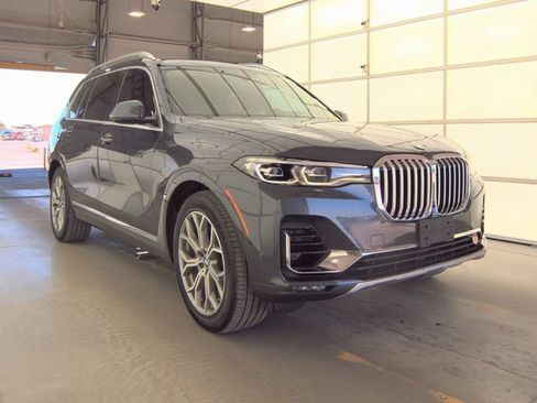 Used 2020 BMW X7 xDrive40i w/ Parking Assistance Package image 3