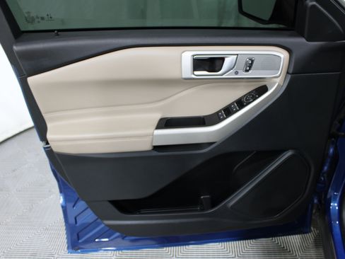 Used 2021 Ford Explorer Limited AWD/4WD image 5