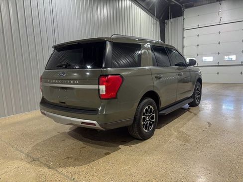 Used 2024 Ford Expedition XLT image 9