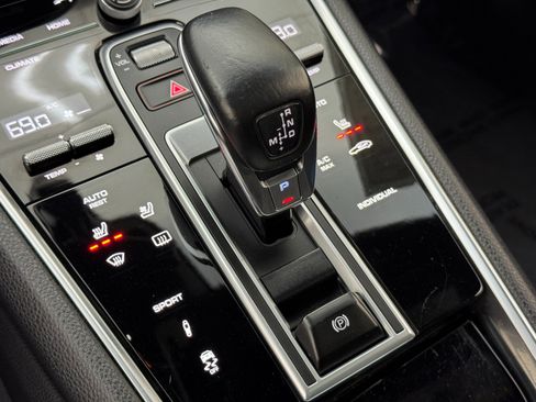 Used 2018 Porsche Panamera 4S w/ Premium Package Plus AWD/4WD image 32