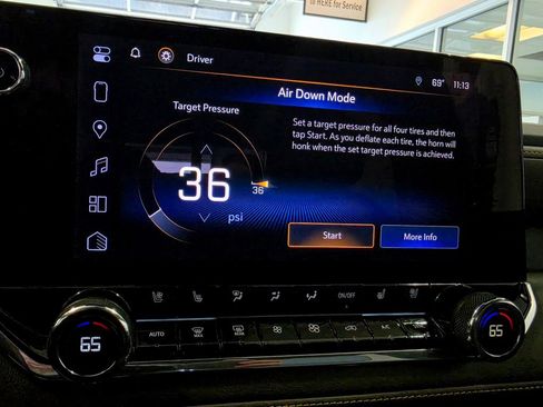 Used 2024 Chevrolet Colorado ZR2 w/ ZR2 Convenience Package III AWD/4WD image 55