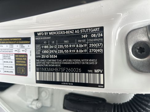 Used 2025 Mercedes-Benz GLC 300 4MATIC w/ Driver Assistance Package image 37