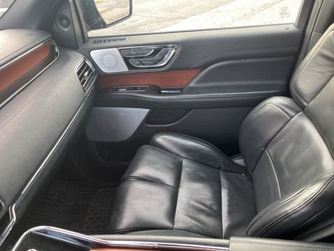 Used 2020 Lincoln Navigator L Reserve w/ Equipment Group 208A Reserve image 20