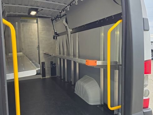 Used 2024 RAM ProMaster 3500 w/ Delivery Van Package FWD image 18