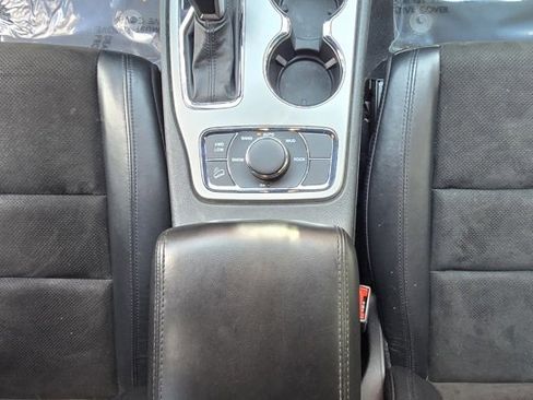 Used 2020 Jeep Grand Cherokee Altitude image 39