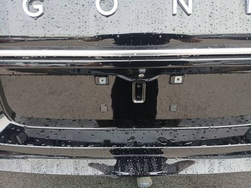 Used 2022 Jeep Wagoneer Series II AWD/4WD image 5