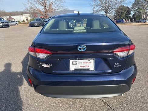 Used 2025 Toyota Corolla LE image 4