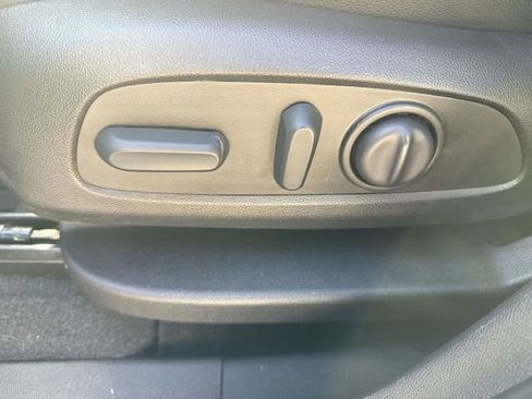 Certified 2022 Chevrolet Equinox RS w/ Infotainment Package image 13