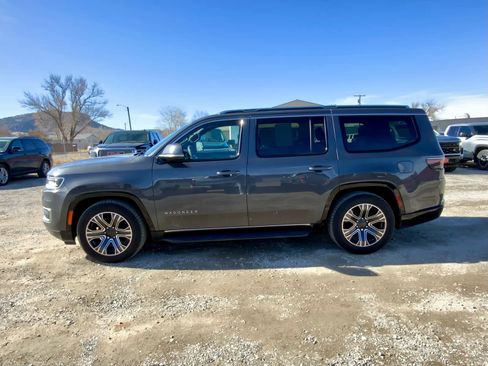 Used 2022 Jeep Wagoneer Series III w/ Flexible Seating Group image 2