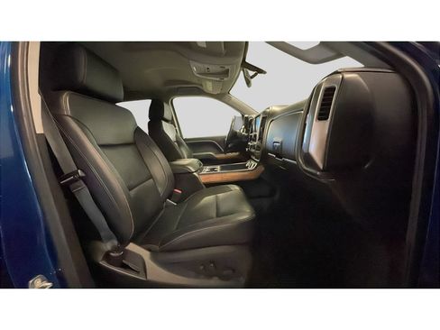 Used 2018 Chevrolet Silverado 1500 LTZ w/ Sport Package AWD/4WD image 16