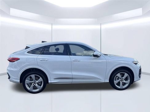 Used 2025 Audi Q5 Premium Plus AWD/4WD image 9