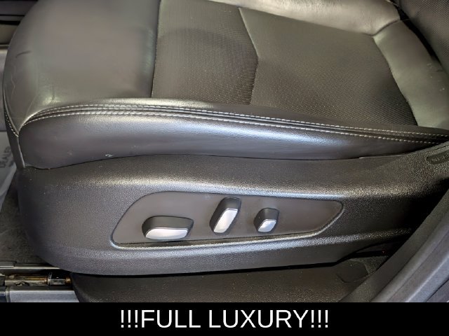 Used 2022 Cadillac XT5 Premium Luxury AWD/4WD image 13