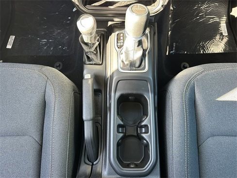 New 2025 Jeep Gladiator Sport image 17