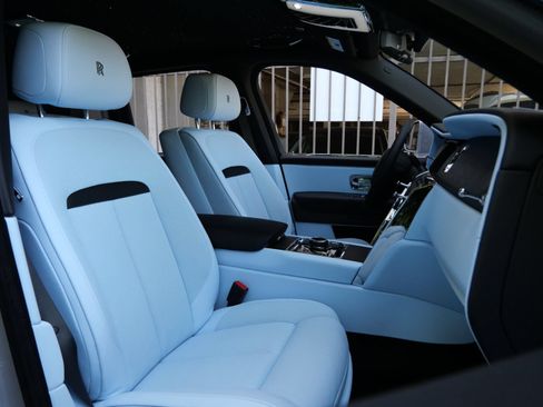 Certified 2024 Rolls-Royce Cullinan AWD/4WD image 29