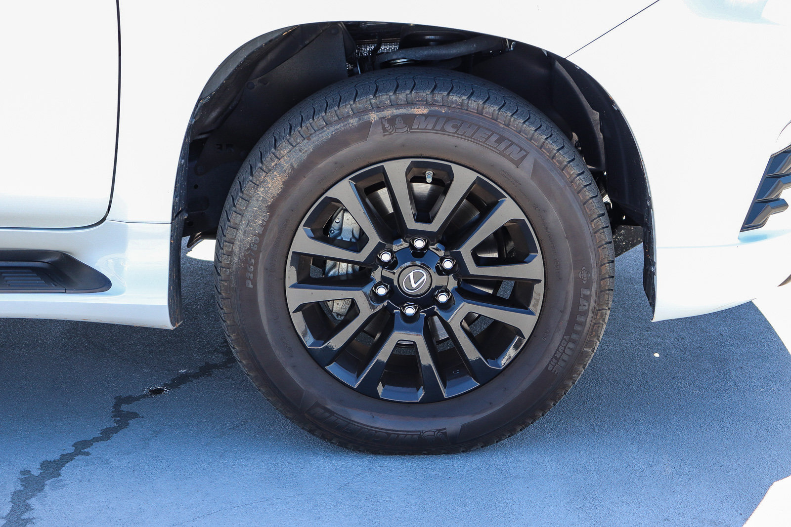 Used 2023 Lexus GX 460 w/ Black Line Special Edition AWD/4WD image 10
