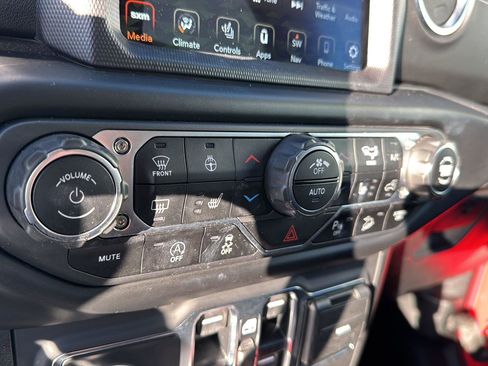 Used 2020 Jeep Wrangler Unlimited Sahara w/ Dual Top Group image 23