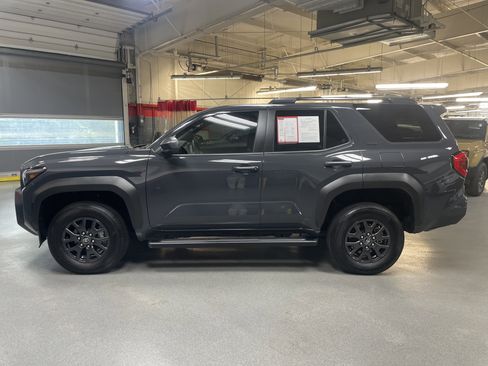 Used 2025 Toyota 4Runner SR5 image 7