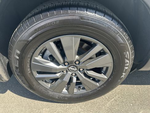 Used 2022 Nissan Pathfinder SV w/ SV Premium Package FWD image 35