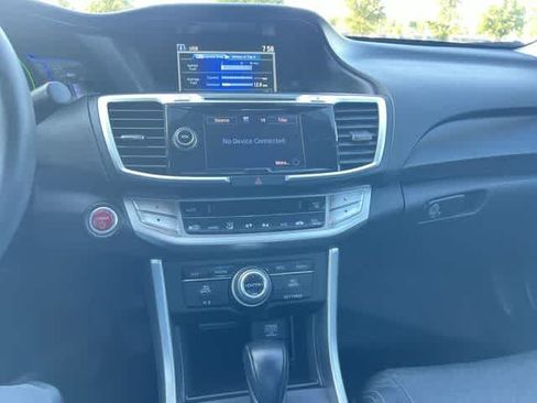 Used 2015 Honda Accord Touring image 18