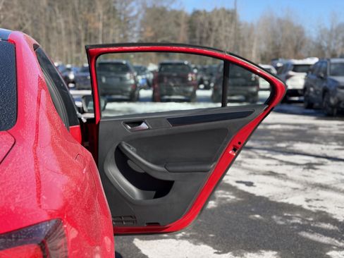 Used 2018 Volkswagen Jetta Sport image 30