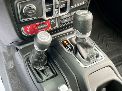 Certified 2025 Jeep Wrangler Unlimited Sport AWD/4WD image 16