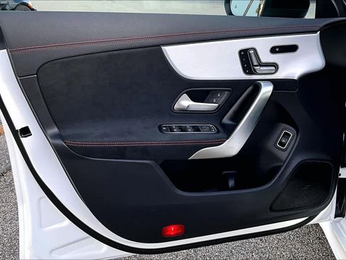 Used 2025 Mercedes-Benz CLA 250 4MATIC image 21